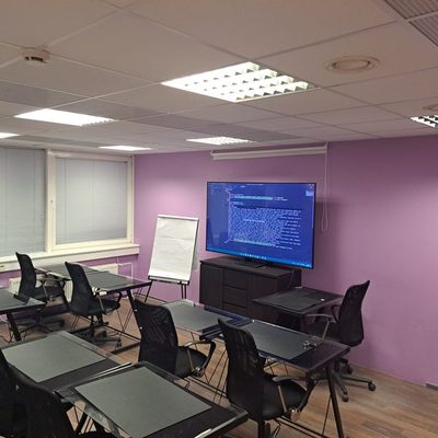 Учебная аудитория Gamma Intelligence Training Centre в Таллинне — занятия по программированию